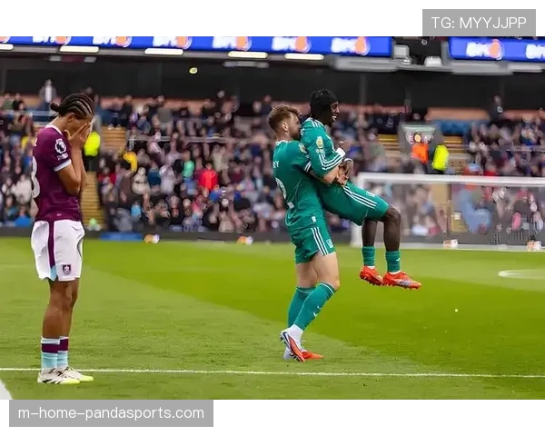 伯恩利防守组织出现结构性漏洞 连续失球暴露训练质量问题